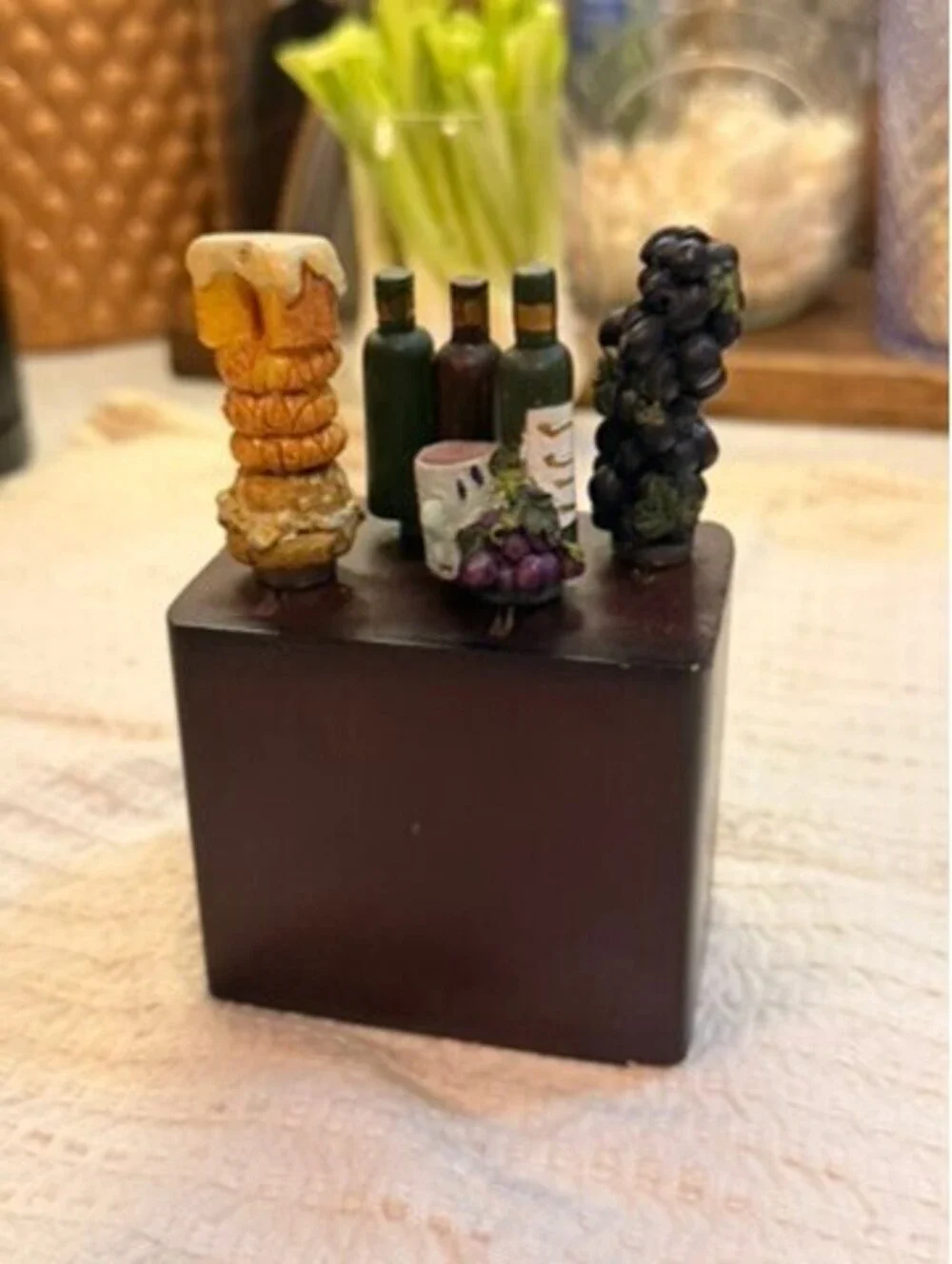 Butter Knife Set (4) with Stand Holder